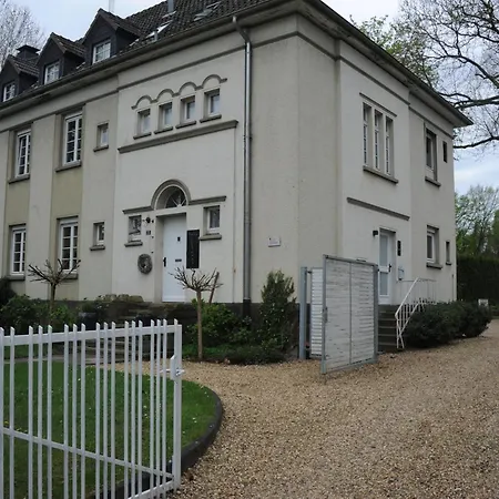 Luxurioese In שוורטה